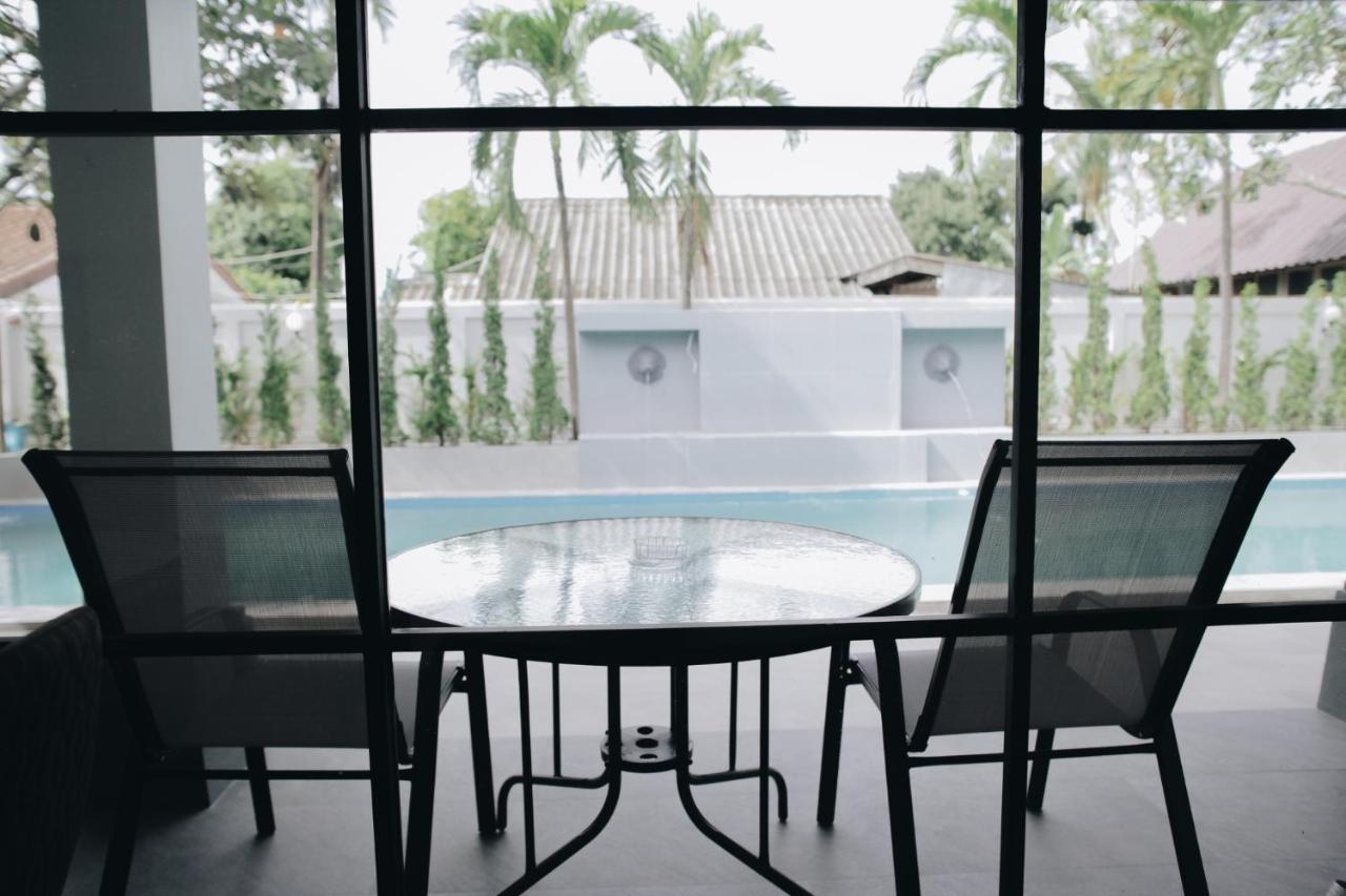 La Riva Boutique Hotel Kamphaeng Phet Exteriör bild
