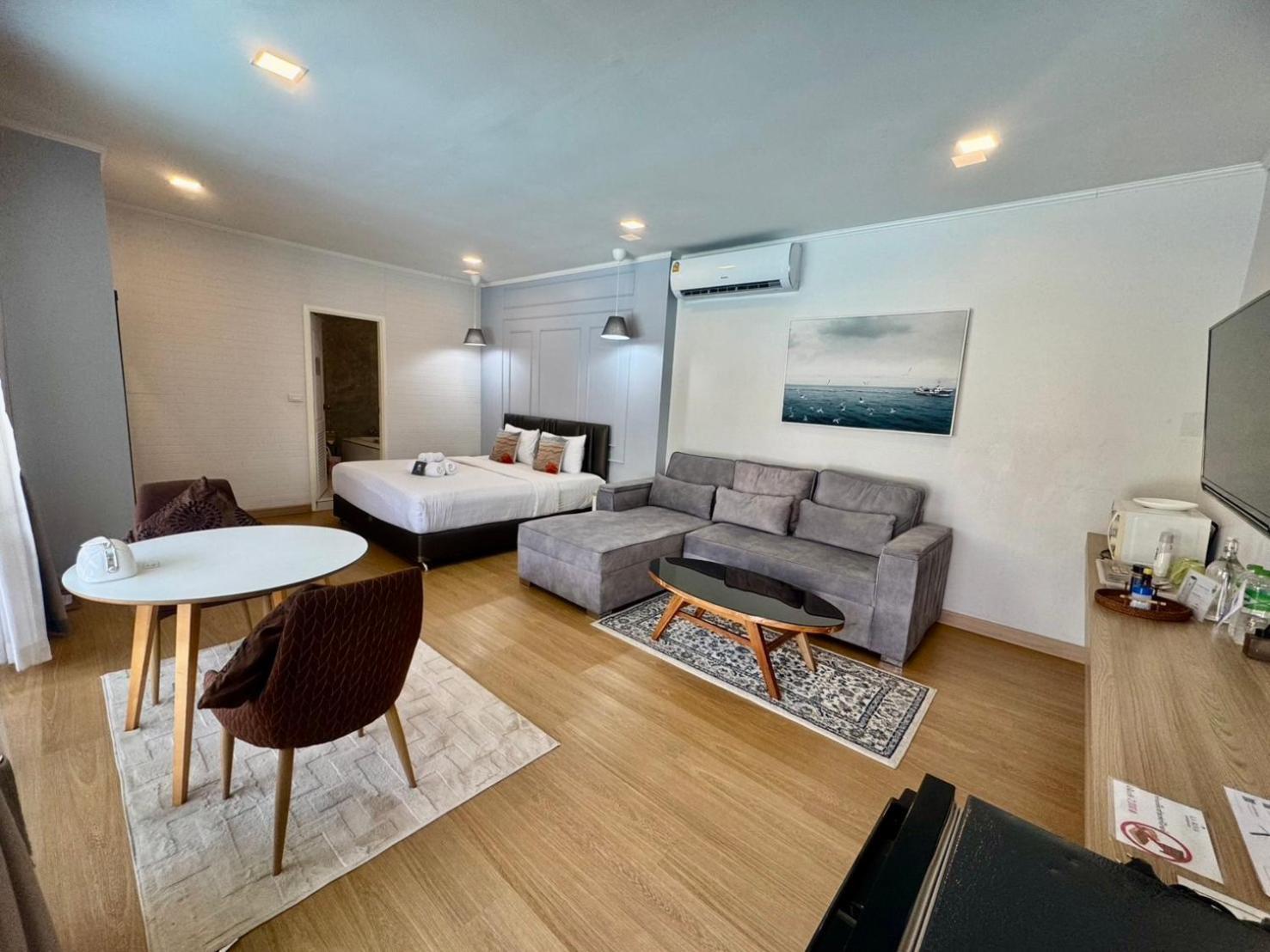 La Riva Boutique Hotel Kamphaeng Phet Exteriör bild