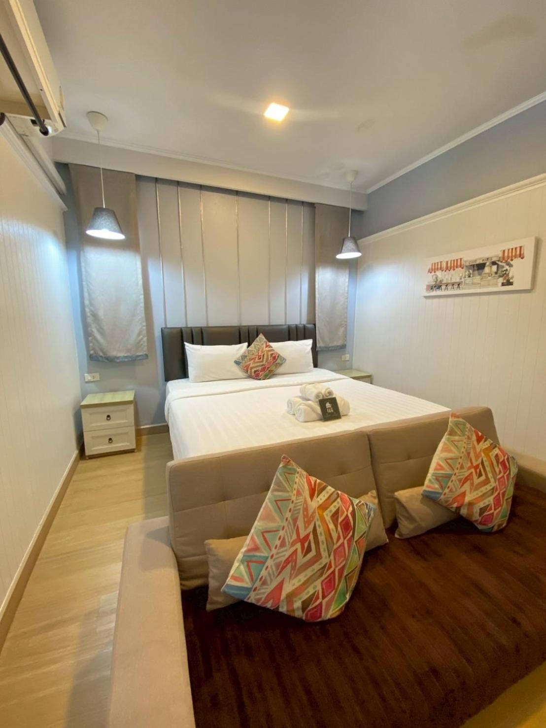 La Riva Boutique Hotel Kamphaeng Phet Exteriör bild
