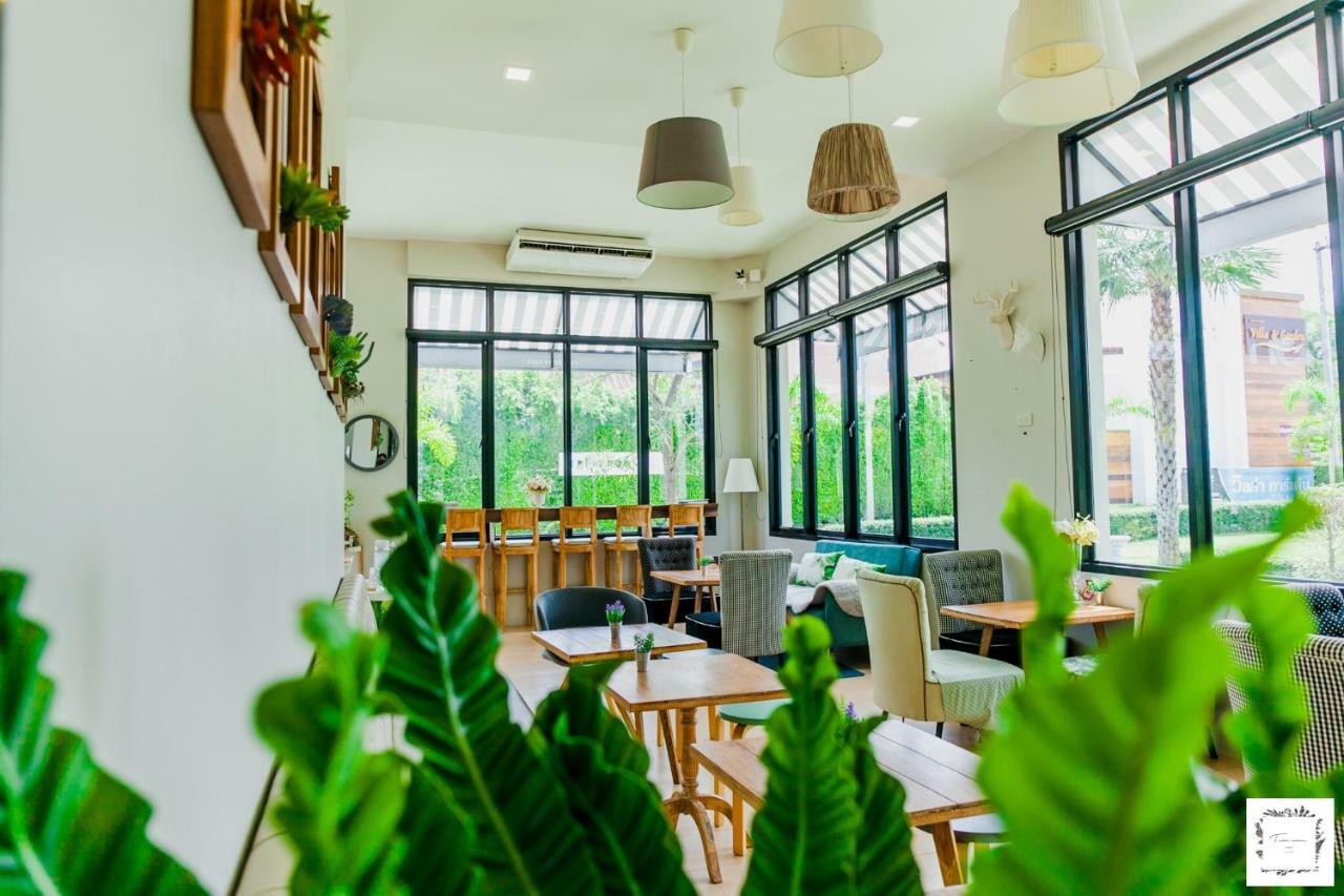 La Riva Boutique Hotel Kamphaeng Phet Exteriör bild