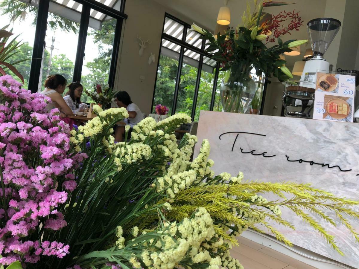 La Riva Boutique Hotel Kamphaeng Phet Exteriör bild